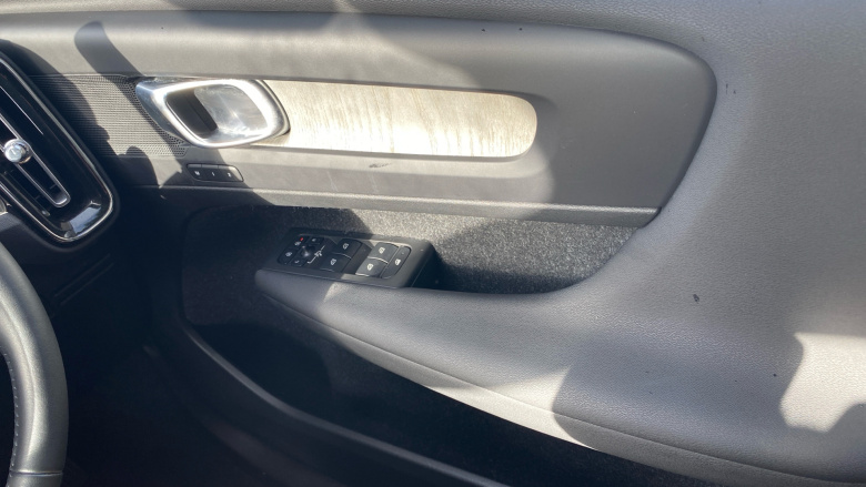 Volvo Xc40 1.5 T5 Recharge PHEV Inscription Pro 5dr Auto Estate